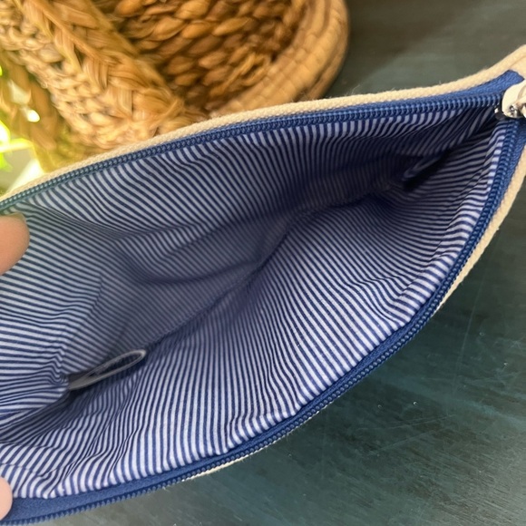 BRIGHTON "2019" Love Of Art"Canvas Dove Heart Multi-Color Zipper Pouch - Picture 3 of 3